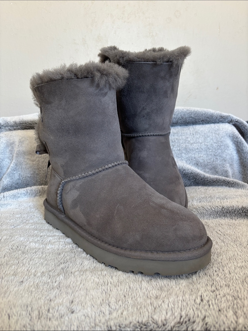 UGG Short Bailey Bow II - Gray
